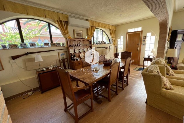 Resale - Villa -
Cabo Roig - Costa Blanca