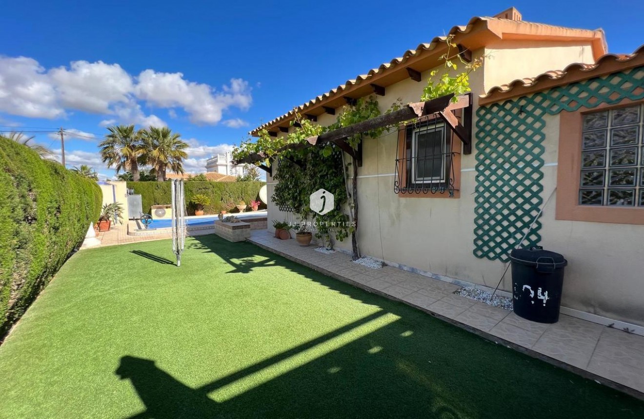 Resale - Villa -
Cabo Roig - Costa Blanca
