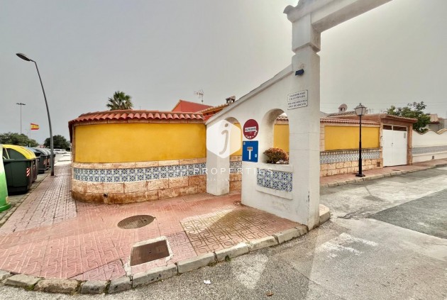 Resale - Villa -
Torrevieja - Los Balcones - Los Altos del Edén