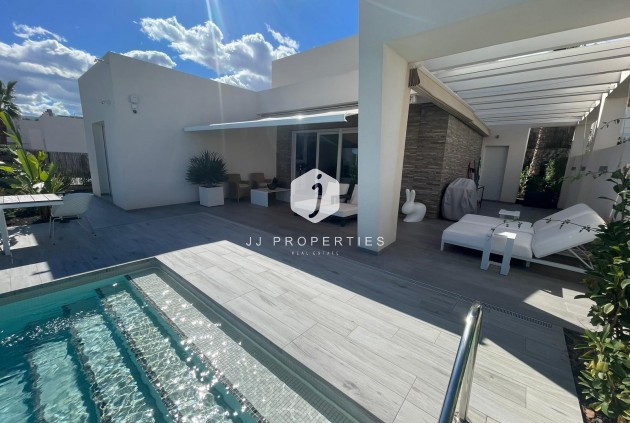 Resale - Villa -
Algorfa - Club De Golf La Finca