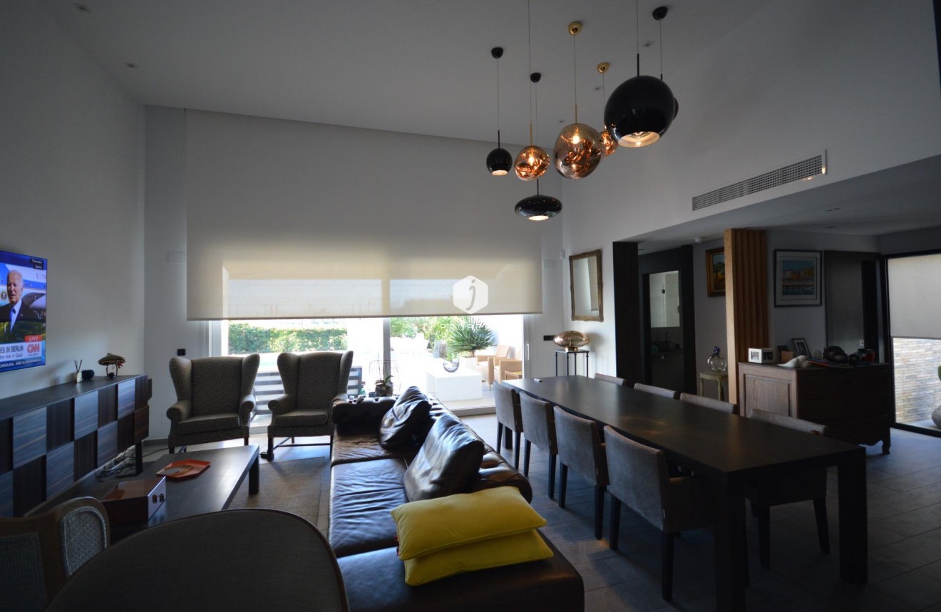 Resale - Villa -
Algorfa - Club De Golf La Finca