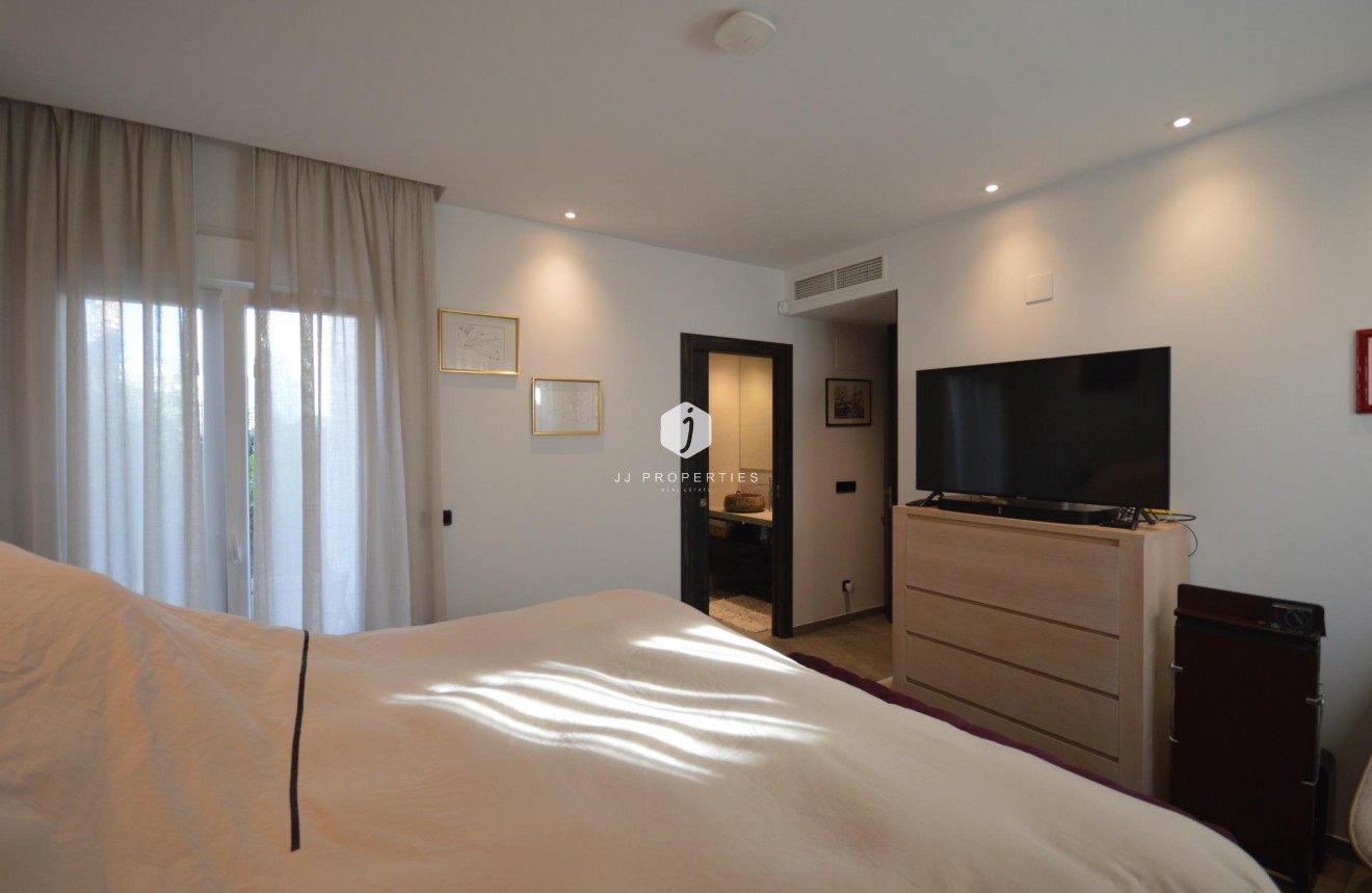 Resale - Villa -
Algorfa - Club De Golf La Finca