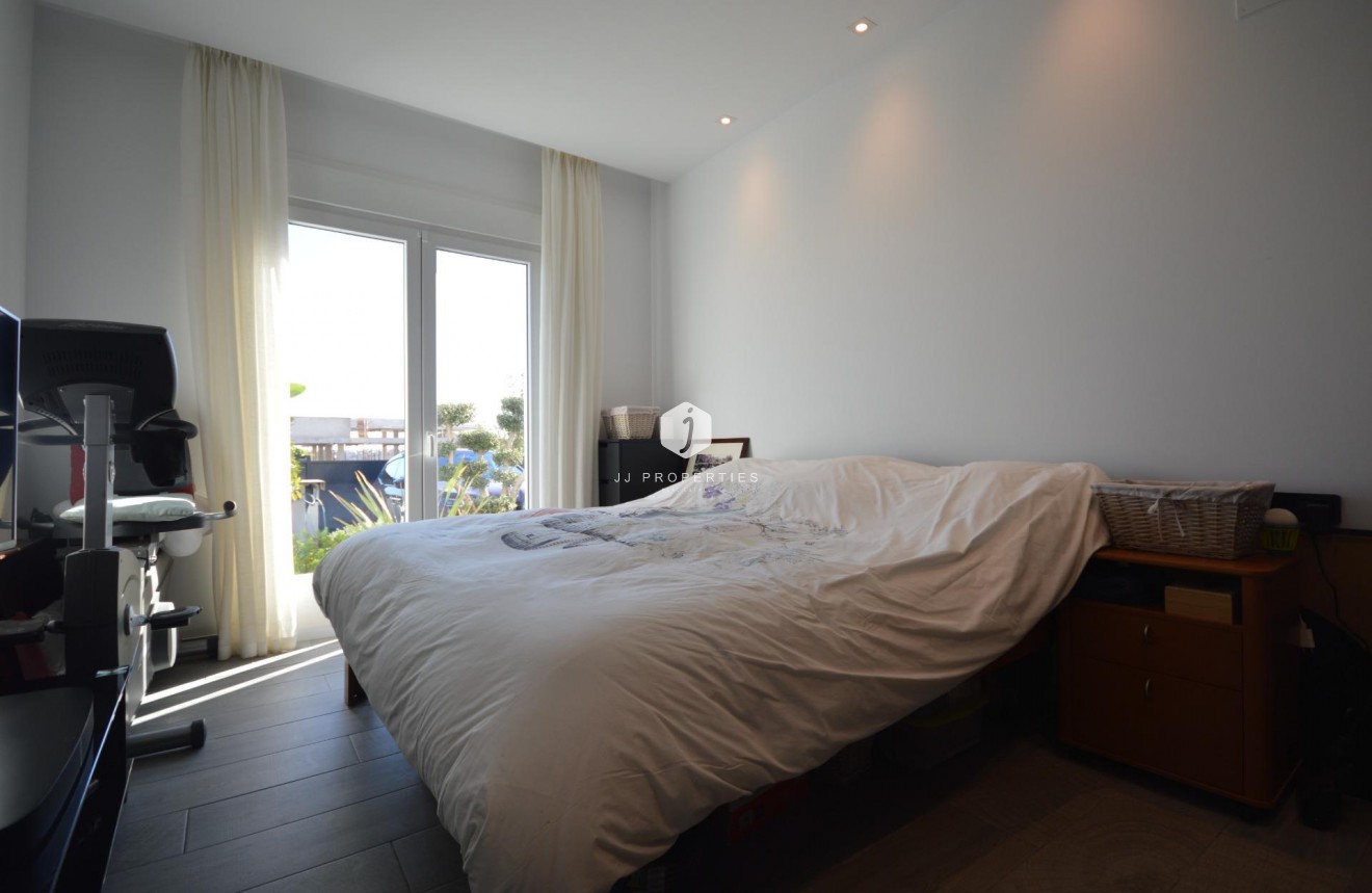 Resale - Villa -
Algorfa - Club De Golf La Finca