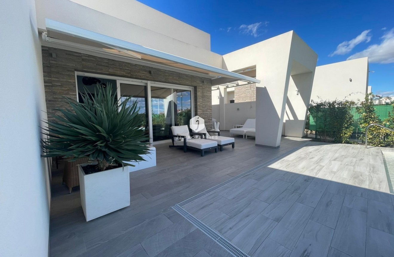 Resale - Villa -
Algorfa - Club De Golf La Finca