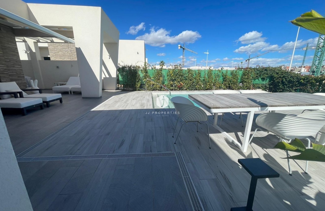 Resale - Villa -
Algorfa - Club De Golf La Finca