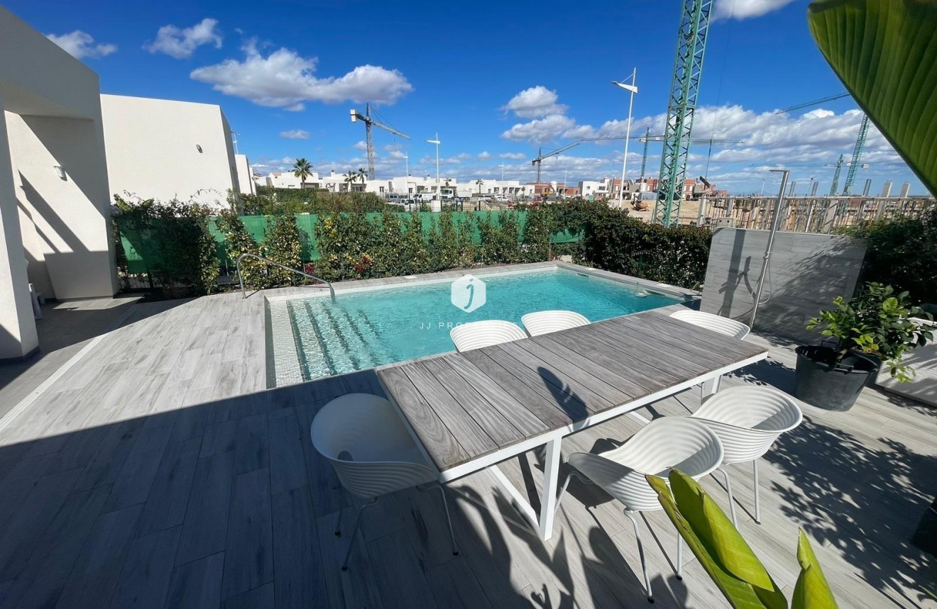 Resale - Villa -
Algorfa - Club De Golf La Finca