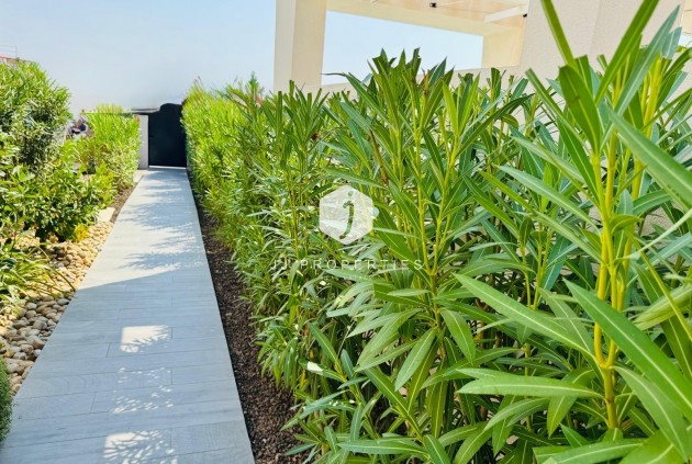 Resale - Villa -
Algorfa - Club De Golf La Finca