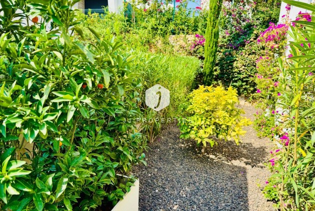 Resale - Villa -
Algorfa - Club De Golf La Finca