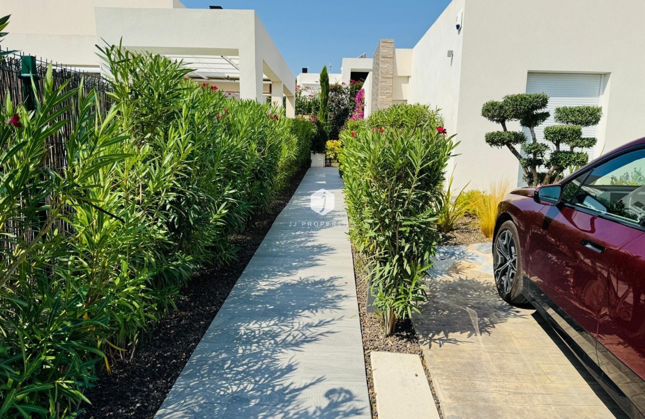 Resale - Villa -
Algorfa - Club De Golf La Finca