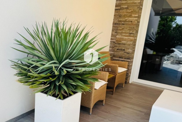 Resale - Villa -
Algorfa - Club De Golf La Finca