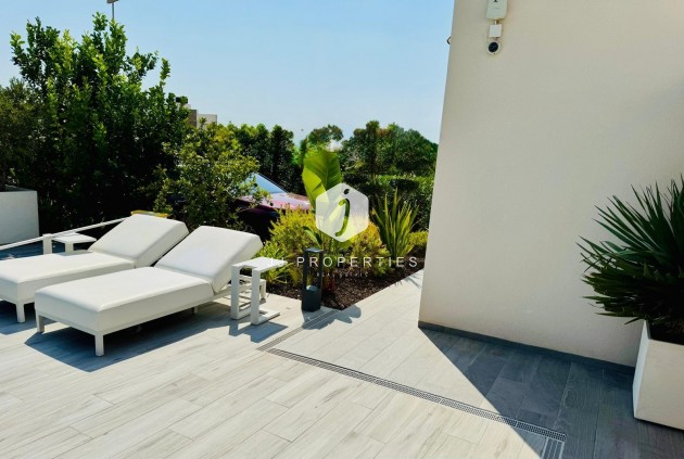 Resale - Villa -
Algorfa - Club De Golf La Finca