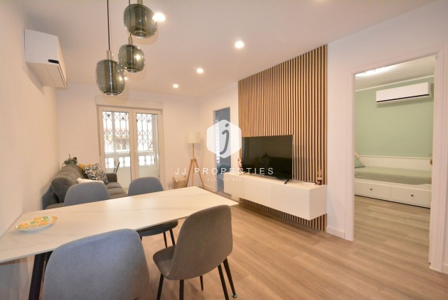 Resale - Apartment / flat -
Torrevieja - Costa Blanca