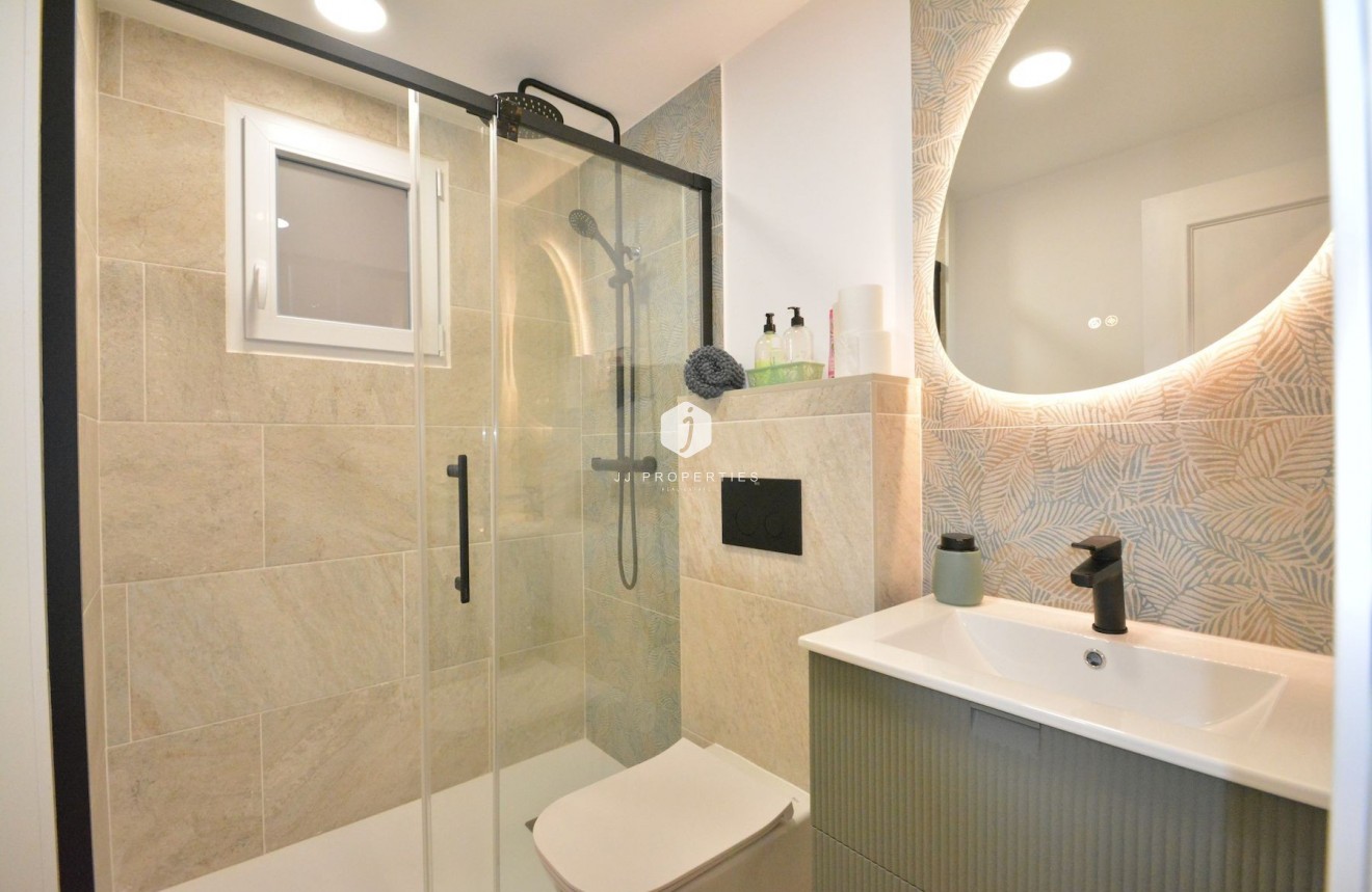 Resale - Apartment / flat -
Torrevieja - Costa Blanca