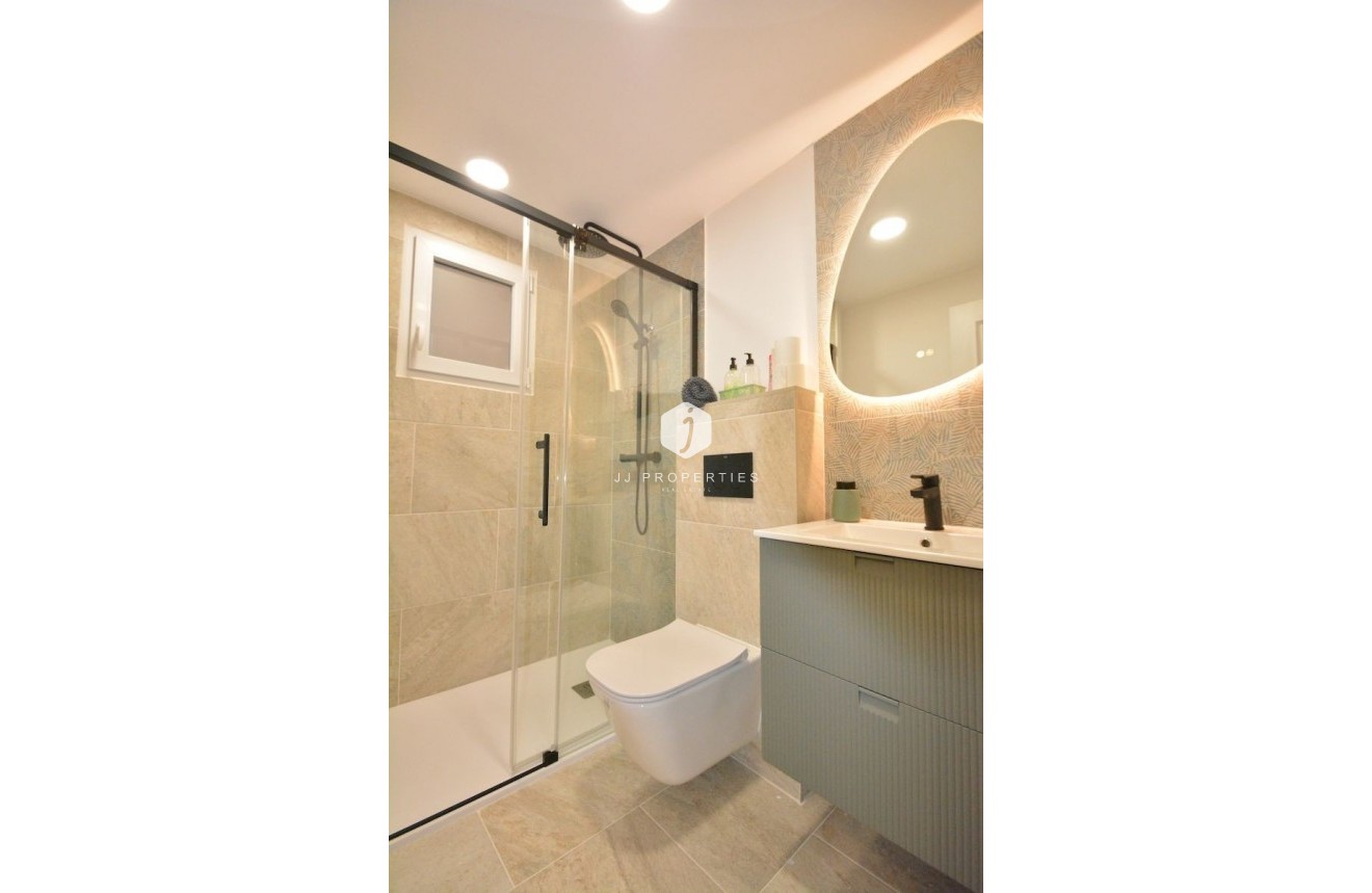 Resale - Apartment / flat -
Torrevieja - Costa Blanca