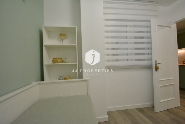 Resale - Apartment / flat -
Torrevieja - Costa Blanca
