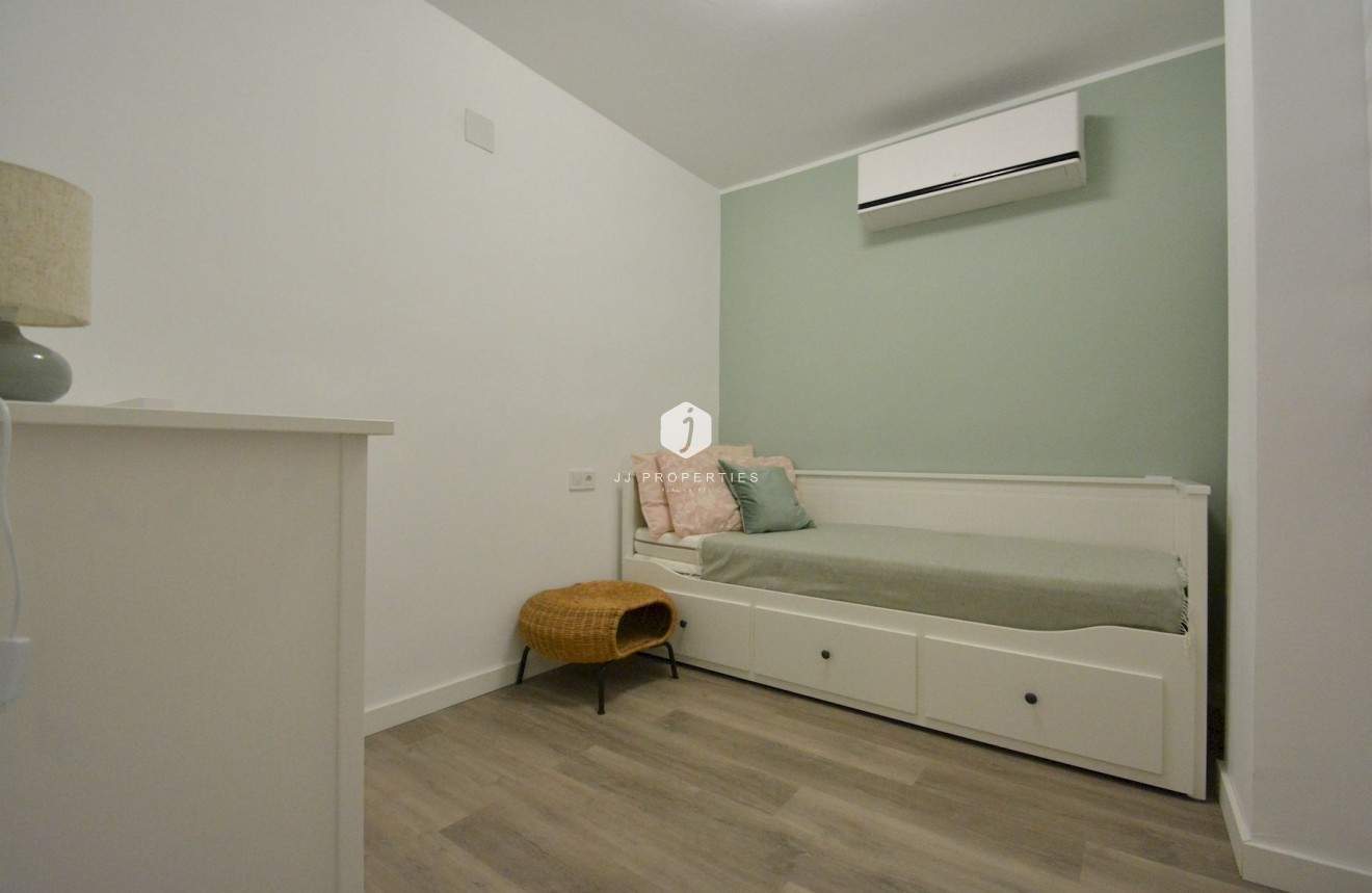 Resale - Apartment / flat -
Torrevieja - Costa Blanca