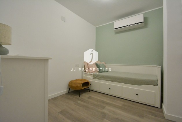 Resale - Apartment / flat -
Torrevieja - Costa Blanca