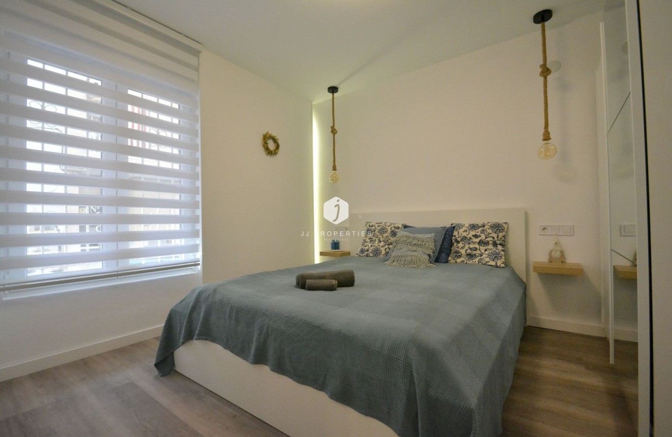 Resale - Apartment / flat -
Torrevieja - Costa Blanca