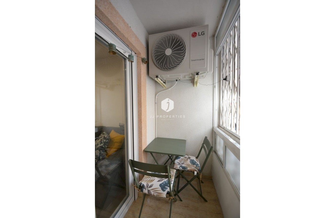 Resale - Apartment / flat -
Torrevieja - Costa Blanca