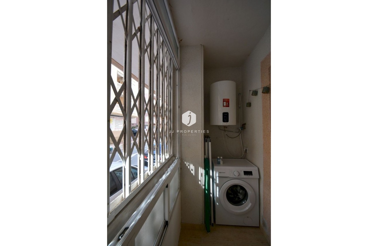 Resale - Apartment / flat -
Torrevieja - Costa Blanca