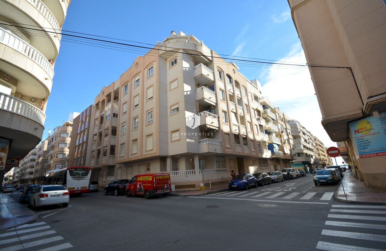 Resale - Apartment / flat -
Torrevieja - Costa Blanca