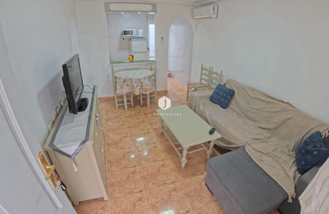 Resale - Bungalow -
Torrevieja - El Limonar