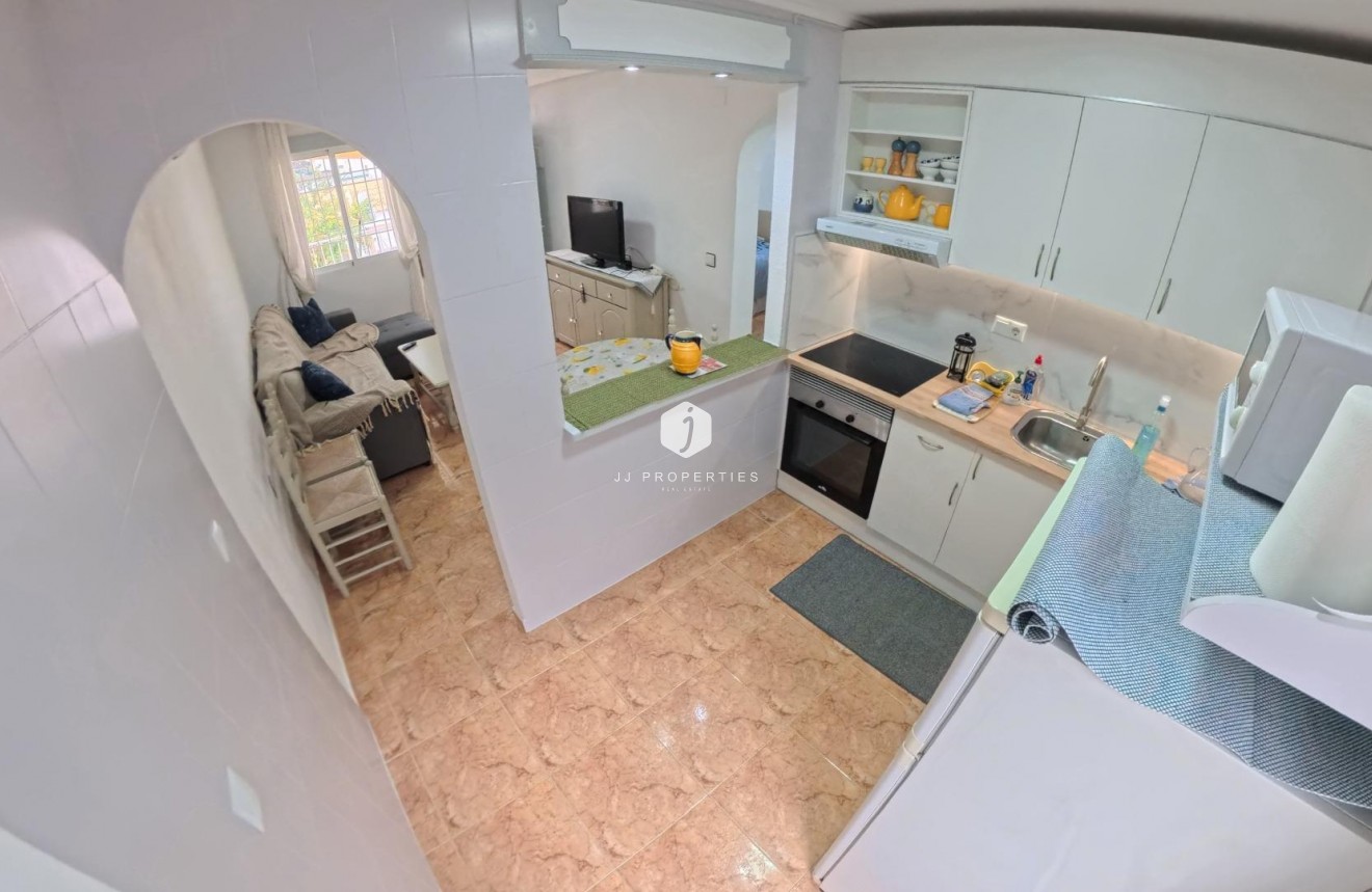 Resale - Bungalow -
Torrevieja - El Limonar