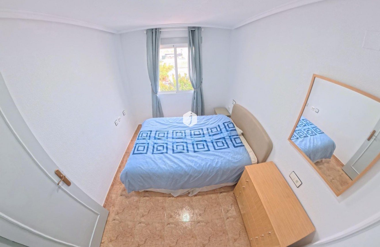 Resale - Bungalow -
Torrevieja - El Limonar
