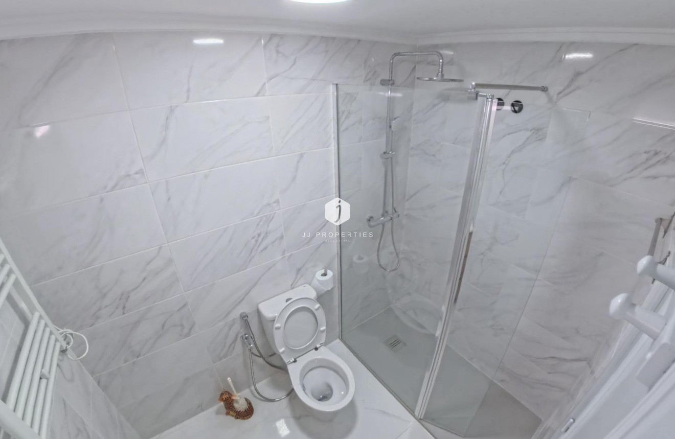 Resale - Bungalow -
Torrevieja - El Limonar