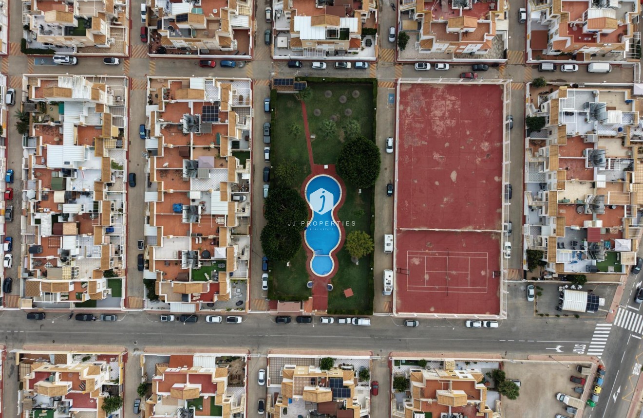 Resale - Bungalow -
Torrevieja - El Limonar