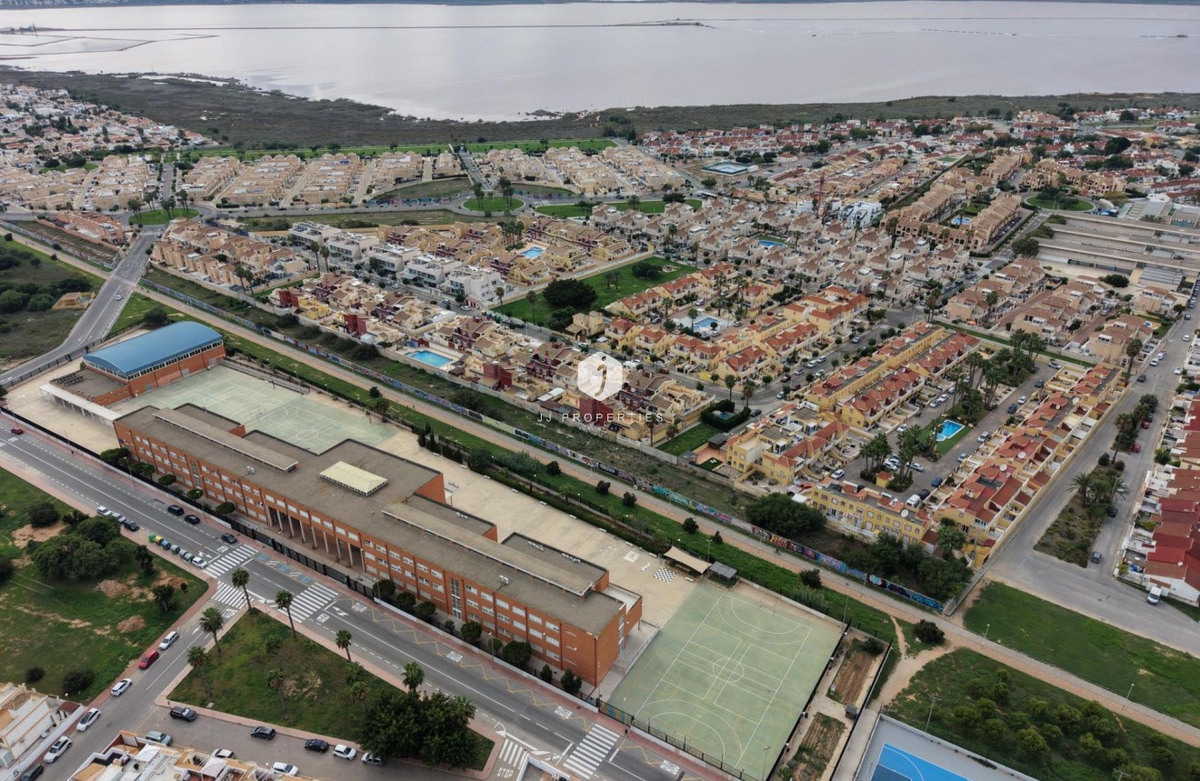 Resale - Bungalow -
Torrevieja - El Limonar