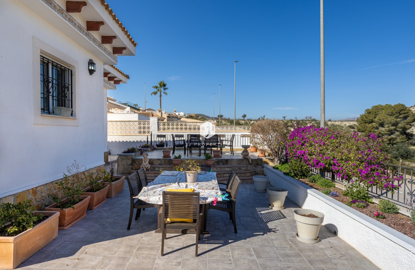 Resale - Villa -
Bigastro - Inland