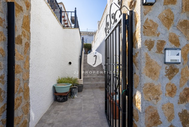 Resale - Villa -
Bigastro - Inland