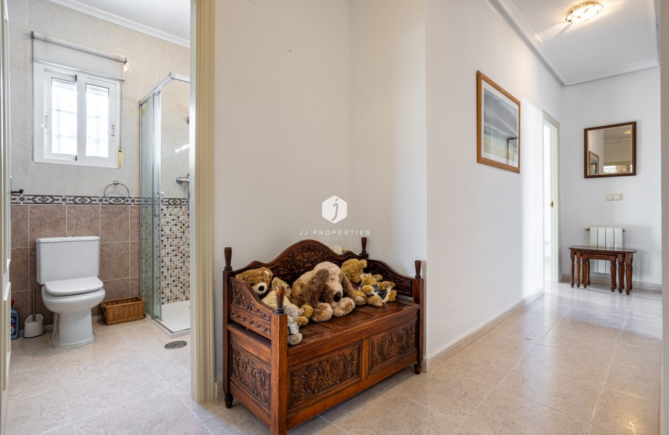 Resale - Villa -
Bigastro - Inland