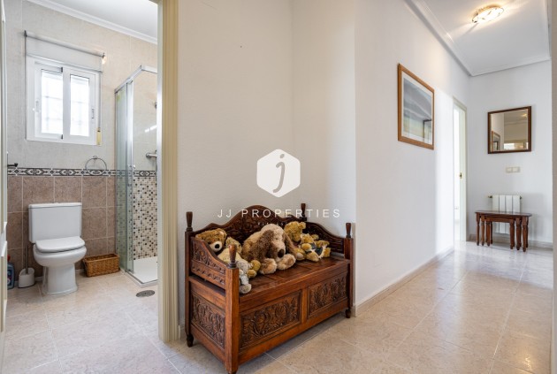 Resale - Villa -
Bigastro - Inland