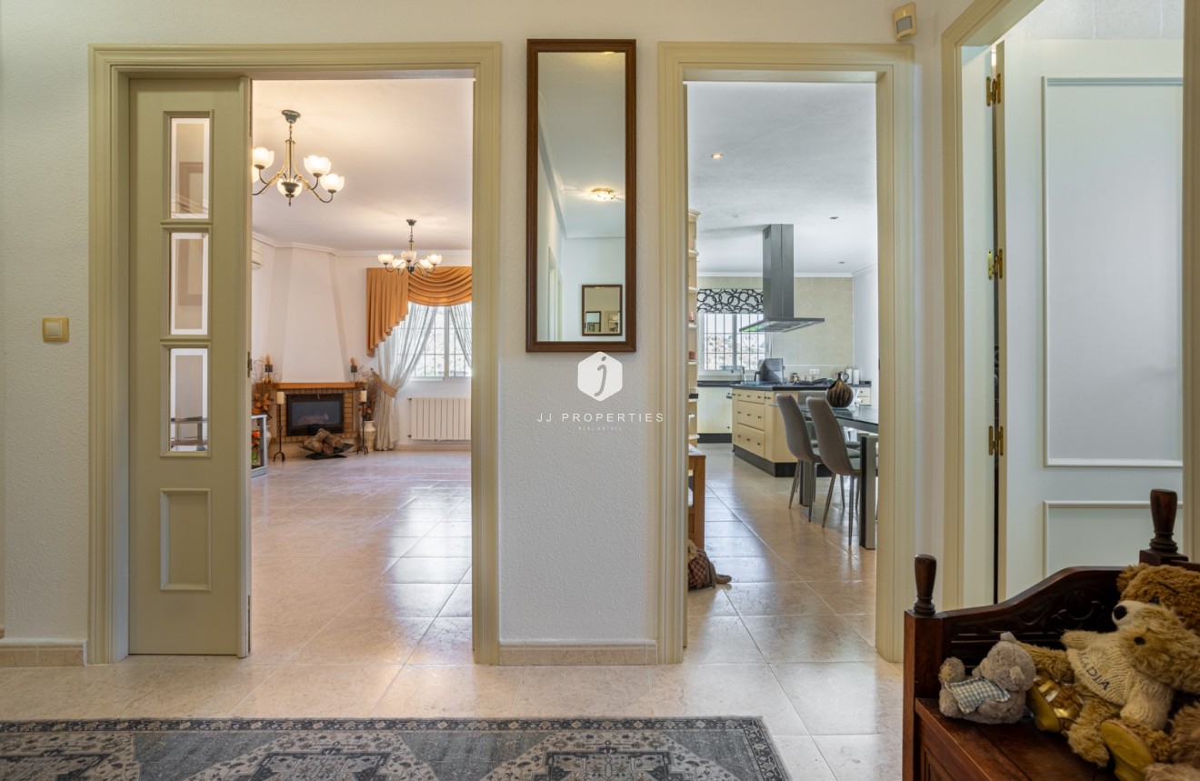 Resale - Villa -
Bigastro - Inland