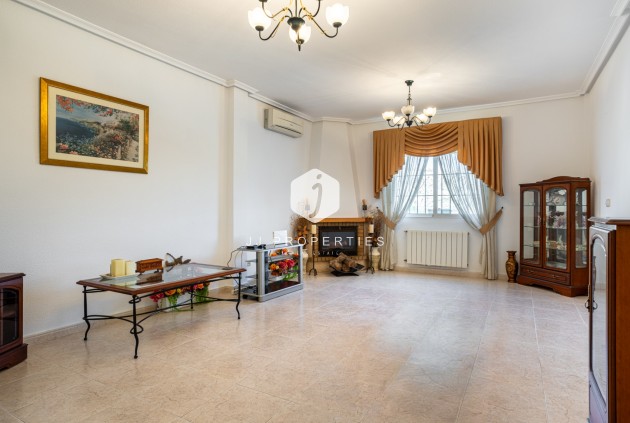 Resale - Villa -
Bigastro - Inland