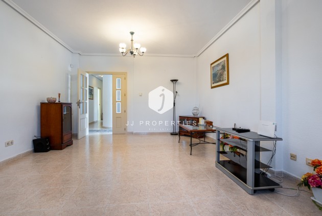 Resale - Villa -
Bigastro - Inland