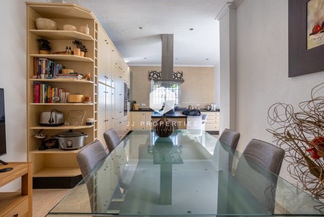 Resale - Villa -
Bigastro - Inland