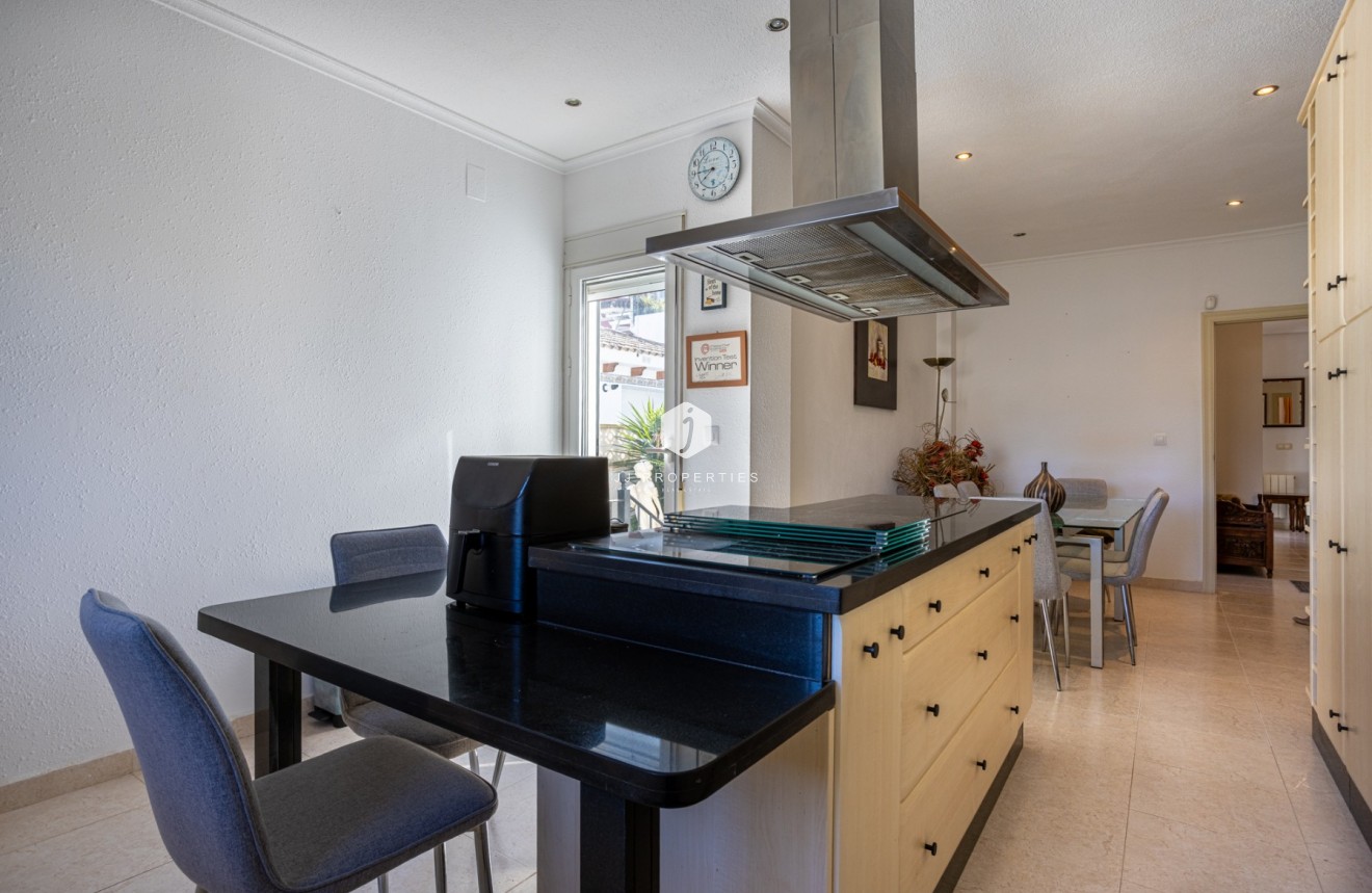 Resale - Villa -
Bigastro - Inland