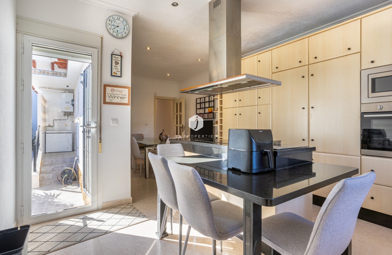 Resale - Villa -
Bigastro - Inland