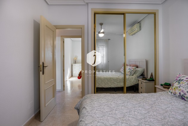 Resale - Villa -
Bigastro - Inland