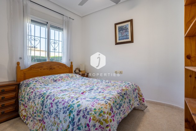 Resale - Villa -
Bigastro - Inland