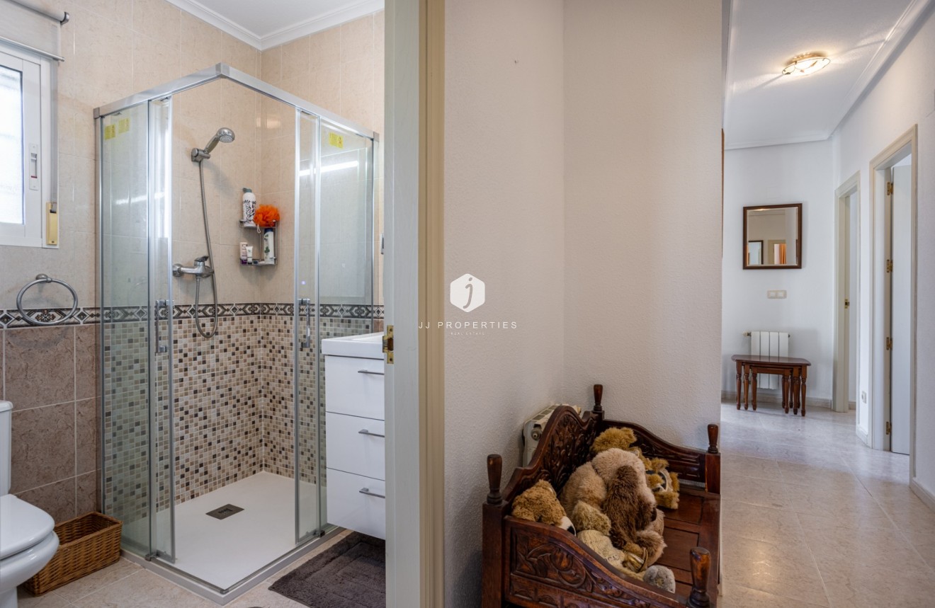 Resale - Villa -
Bigastro - Inland