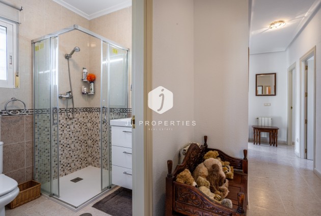 Resale - Villa -
Bigastro - Inland