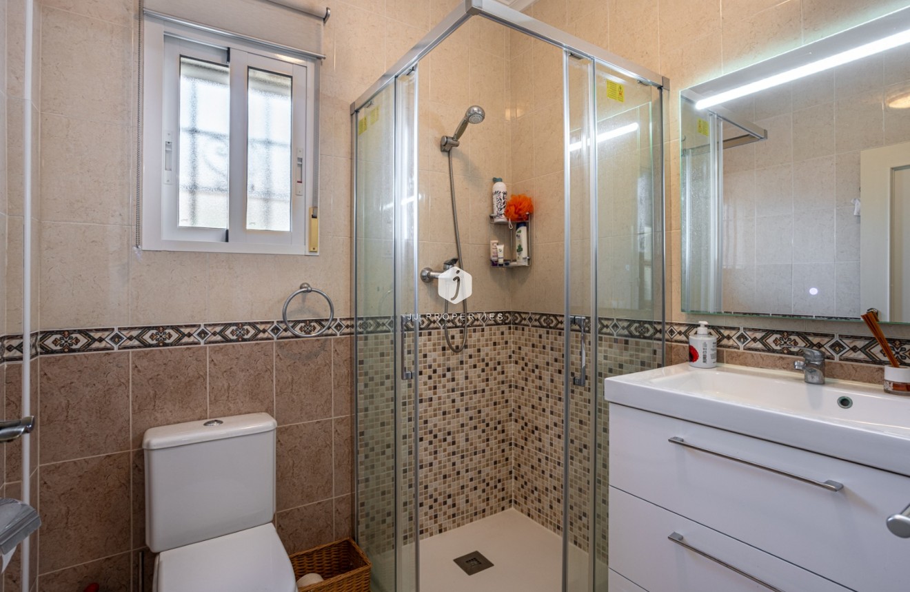 Resale - Villa -
Bigastro - Inland