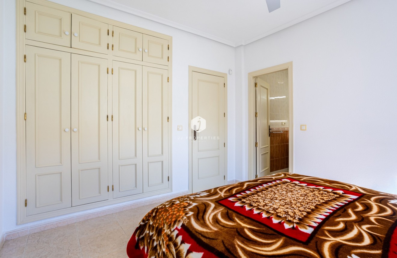 Resale - Villa -
Bigastro - Inland