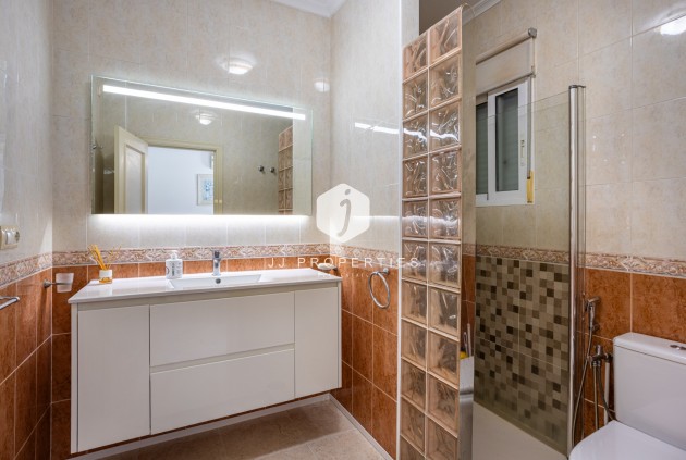 Resale - Villa -
Bigastro - Inland