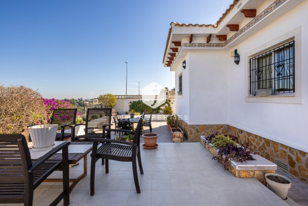 Resale - Villa -
Bigastro - Inland