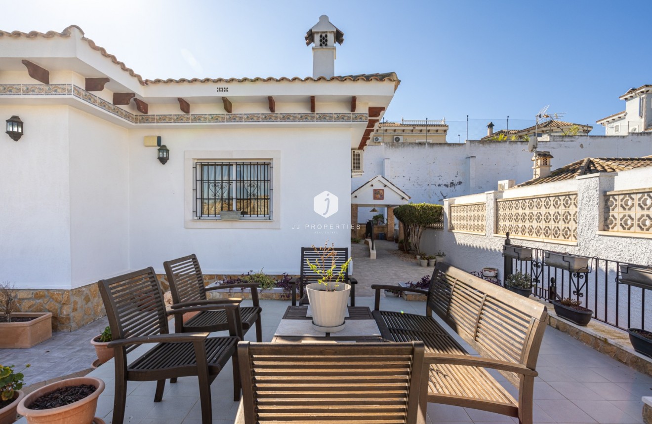 Resale - Villa -
Bigastro - Inland